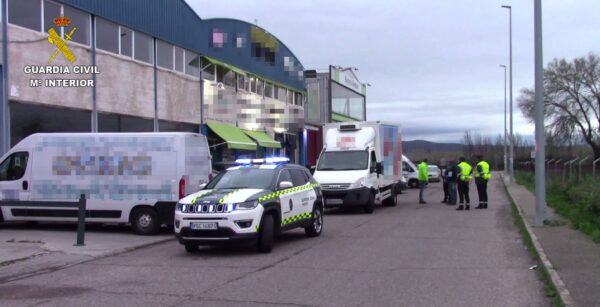 La Guardia Civil investiga una empresa que utilizaba gasóleo bonificado para su flota de vehículos de reparto