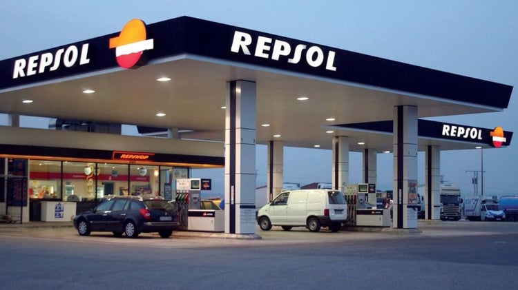 Las gasolineras podrán solicitar a partir  de mañana el anticipo de 20 céntimos  en el carburante