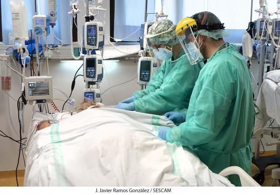 Cuenca suma 200 nuevos contagios Covid en los últimos tres días, mientras que los ingresados en cama convencional caen a 4 y 1 se mantiene en cuidados intensivos