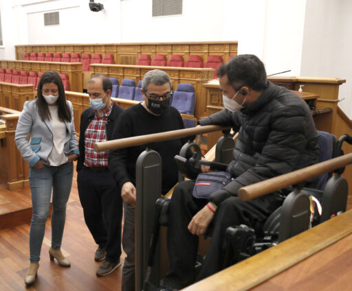 Bellido evalúa con el CERMI las diferentes mejoras de accesibilidad implementadas por las Cortes regionales en el Convento de San Gil