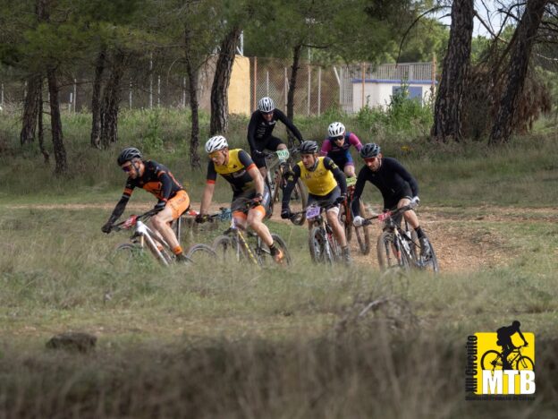 Paula Plaza y Santiago Madrona mantienen el liderato del Circuito tras la XIII Marcha BTT San Marcos en Quintanar del Rey.