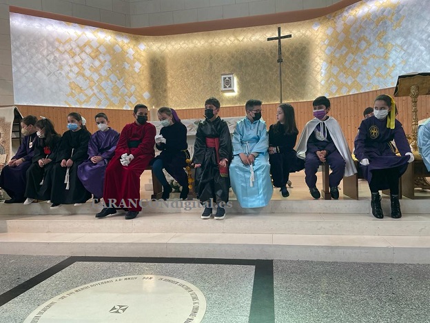La celebración de la Cena del Señor solemne en el templo parroquial de San Víctor y Santa Corona