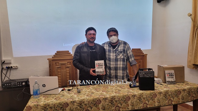 Presentado en Tarancón desde Casa Parada, “El País de la Desmemoria” con presencia de su autor, el periodista sevillano Juan Miguel Baquero