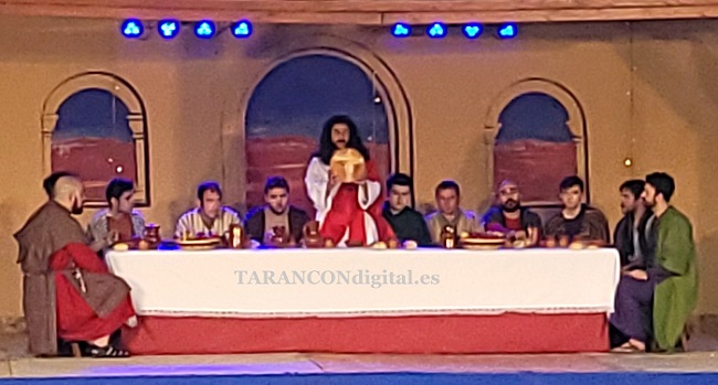 La Pasión de Tarancón se desarrolla en una tarde noche primaveral concentrando a miles de visitantes en torno al Casco Antiguo