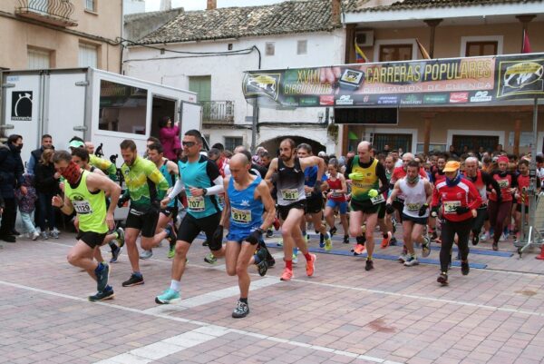 La Carrera Popular de San Lorenzo de La Parrilla se desarrolló en una jornada invernal centrada en el homenaje póstumo a César Cuevas