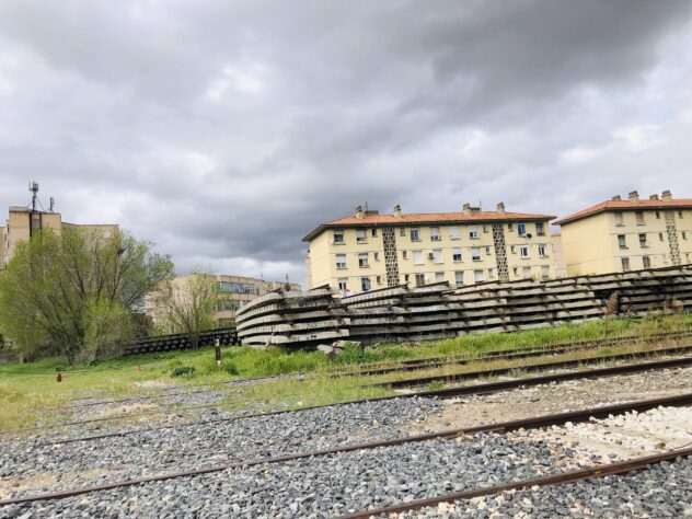 El PP denuncia que Adif se está llevando de nuestra provincia a otras partes de la región las traviesas destinadas a mejorar la línea de tren Madrid-Cuenca-Valencia