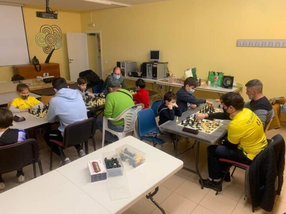 Favorable y positiva acogida al I Máster Class de Ajedrez que se completó con un interesante torneo en el Centro Joven de Tarancón
