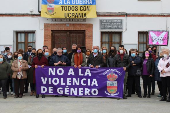 Castilla-La Mancha se une a la concentración para condenar el crimen machista de Almonacid y apoyar a la familia
