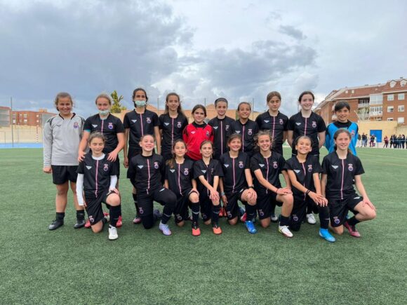 Las selecciones regionales  de fútbol Sub 12, masculina y femenina ejercitan en el Campo San Isidro de Tarancón en una jornada de preparación