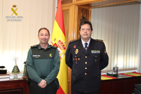 La Comandancia de la Guardia Civil de  Cuenca recibe al nuevo Comisario de la  Policía Nacional en Cuenca