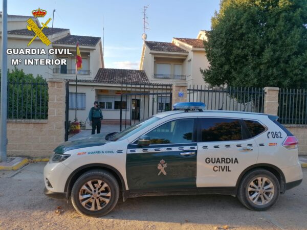 La Guardia Civil detiene a una persona por intentar robar a un hombre al extraer dinero de una sucursal bancaria en La Puebla de Almoradiel