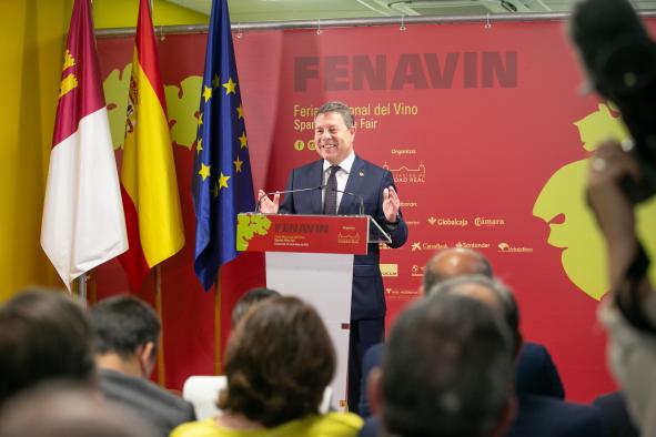 García-Page presenta su candidatura a revalidar la presidencia de la AREV y avanza que la Ley de la Viña y el Vino de Castilla-La Mancha quedará aprobada este año