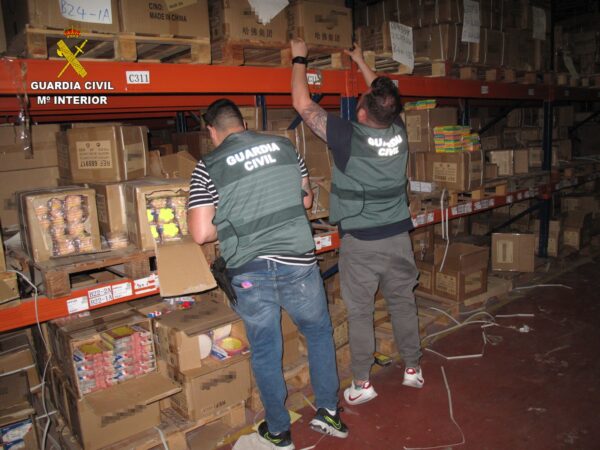 La Guardia Civil interviene más de 185.000 productos de papelería falsificados
