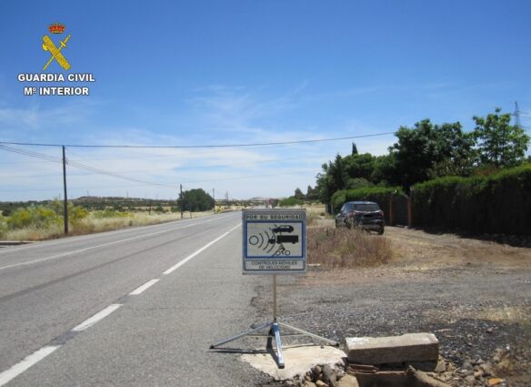 La Guardia Civil investiga a dos conductores por circular a más del doble de la velocidad permitida