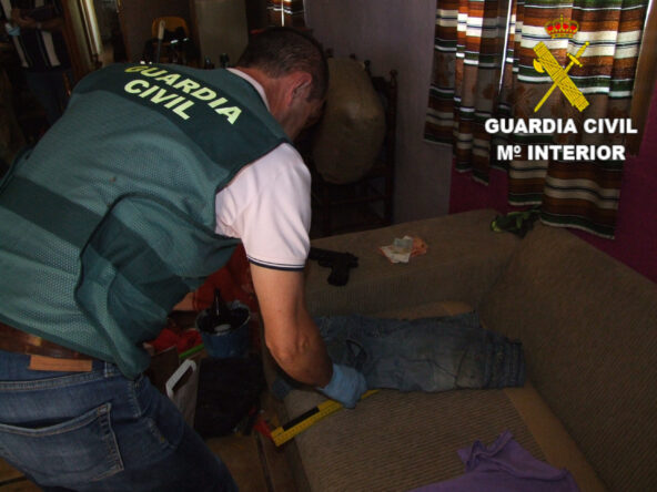 La Guardia Civil detiene a un hombre  por el atraco a una gasolinera de  Villanueva de la Jara