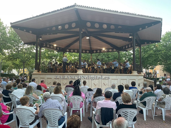 La Música de hoy y de siempre protagonista del concierto de la Agrupación Musical Ntra. Sra. de Riánsares en el Parque Maria Cristina