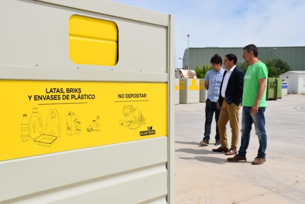 La Diputación de Cuenca ha renovado a lo largo de esta legislatura un total de 839 contenedores de plásticos y cartón