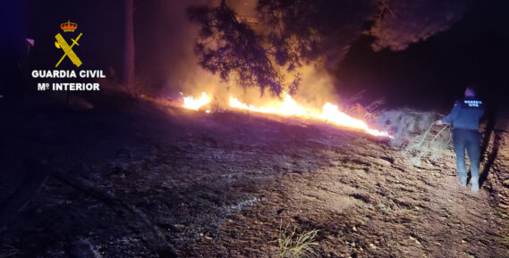 La Guardia Civil investiga a cuatro personas  por un incendio forestal