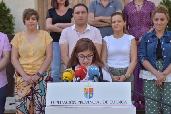 La sociedad conquense celebra el Día del Orgullo en los jardines de Diputación pidiendo acabar con la LGTBIfobia