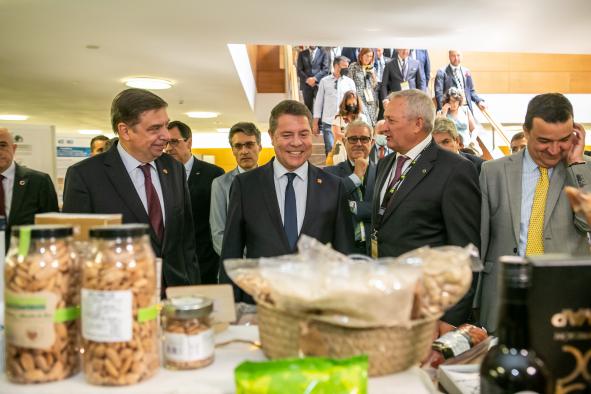 Emiliano García-Page anhela que el “espíritu cooperativista” se extienda a la política nacional