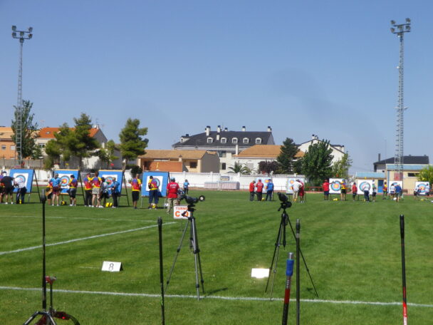 El Estadio Municipal acogió el I Trofeo José Antonio Sequí de Tiro con Arco al aire libre, de la mano de la Escuela de Tiro con Arco taranconera