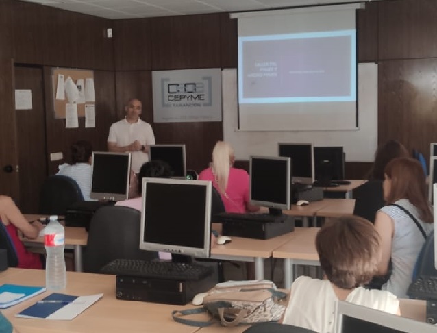 Pequeñas empresas y autónomos de Tarancón participan en un taller sobre seguridad y salud laboral
