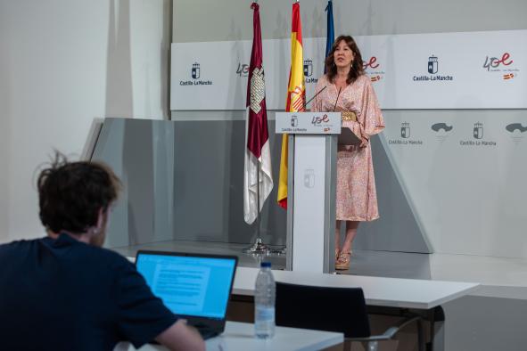 Castilla-La Mancha refuerza el Sistema de Atención a la Dependencia para reducir una lista de espera que ya bajó un 39 por ciento en 2021