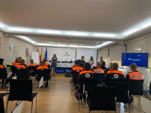 El personal voluntario de Protección Civil recibe formación en reanimación cardiopulmonar y atención sanitaria inicial