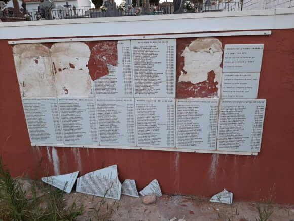 La ARMH de Cuenca denuncia un acto vandálico en las placas de las víctimas exhumadas de la fosa común de Uclés