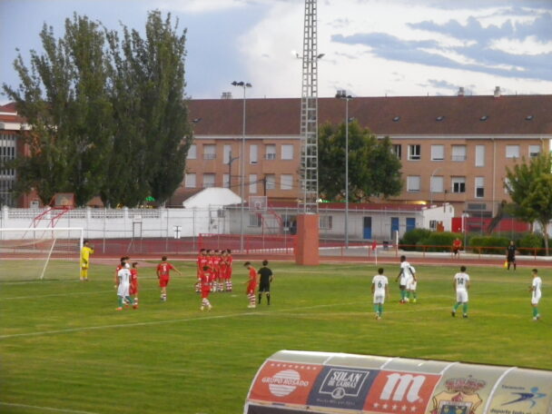 0-1 el CD Tarancon “regala” el resultado al Trival Valderas de Alcorcón en el cuarto partido de preparación.