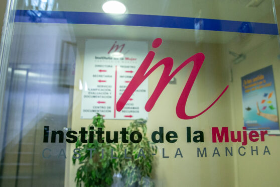 Castilla La Mancha ha impulsado planes estratégicos de igualdad municipales en 54 ayuntamientos con más de 400.000 euros