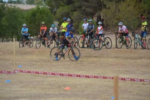 Alrededor de una veintena de ciclistas ha tomado parte en las jornadas de Tecnificación de Ciclo Cross organizada por el Club Zone Training  Zone Tarancón (TZT) como preludio del inicio de la temporada