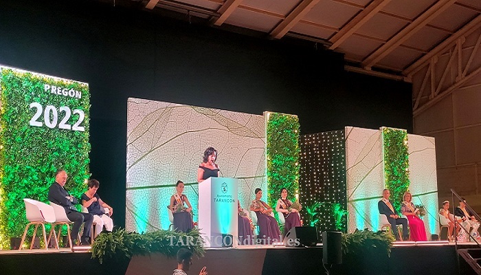 Beatriz Calonge da lectura al pregón de su padre Enrique «Manila» un texto lleno de recuerdos y vivencias en Tarancón