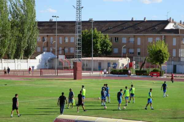 Remontada del CD Tarancón ante el Marchamalo que jugó casi toda la segunda parte en inferioridad numérica por expulsión, acumulación de tarjetas del ex blanquiazul Cissé