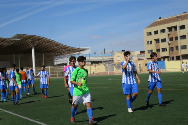 Con derrota (2-5) se presenta el nuevo equipo de categoría Juvenil creado en la EMF Jesús de la Ossa para la competición  federada liga provincial en el campo San Isidro