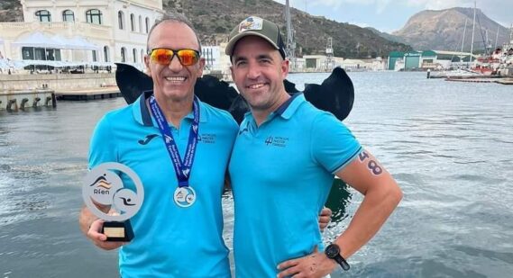 Los nadadores Julián Parraga y Juan Ignacio Lillo, subcampeon de la Copa de España de Aguas Abiertas tras la prueba del fin de semana en Cartagena
