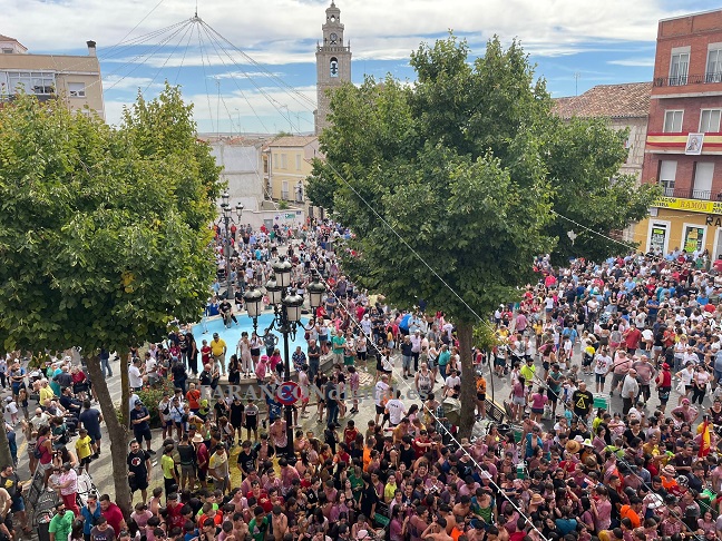 Tarancón comienza sus fiestas patronales con el tradicional lanzamiento del cohete y galopeo