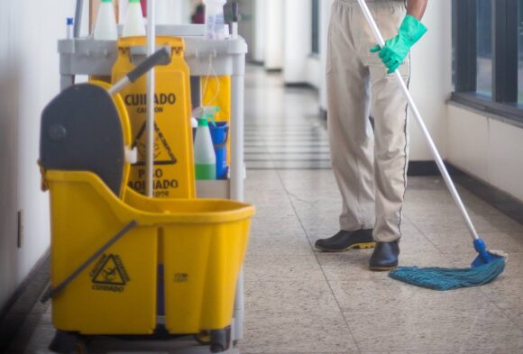 UGT gana una sentencia histórica para los trabajadores de la limpieza del Ayuntamiento de Cabanillas del Campo