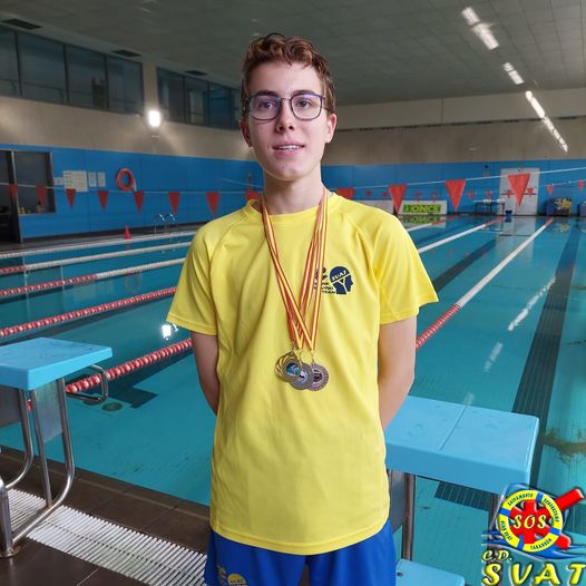 En el Campeonato FEDC clasificatorio por edades de Natación, Adrián González Lopez, logra en cuatro pruebas tres medallas (oro, plata y bronce) en el campeonato de la federación de Deportes para ciegos