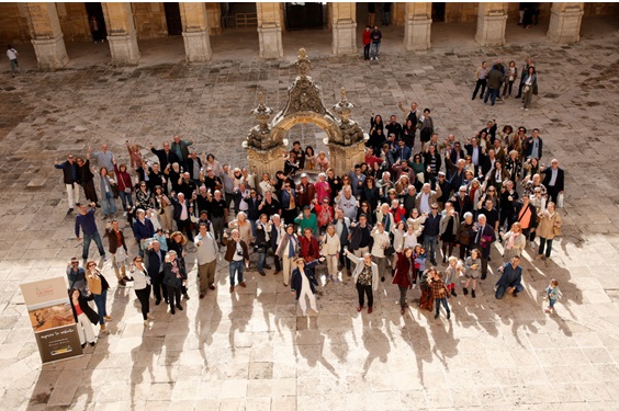 Cerca de ciento cincuenta personas se acercaron al Monasterio de Uclés a brindar con vinos D.O. Uclés