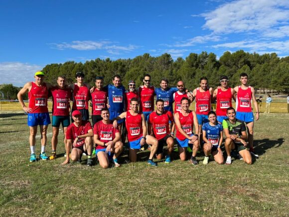 Alrededor de cuatro centenares de atletas se han dado cita en la primera prueba de campo a Través de la temporada en el Circuito Juan Carlos de la Ossa (Explanada de Riansares)