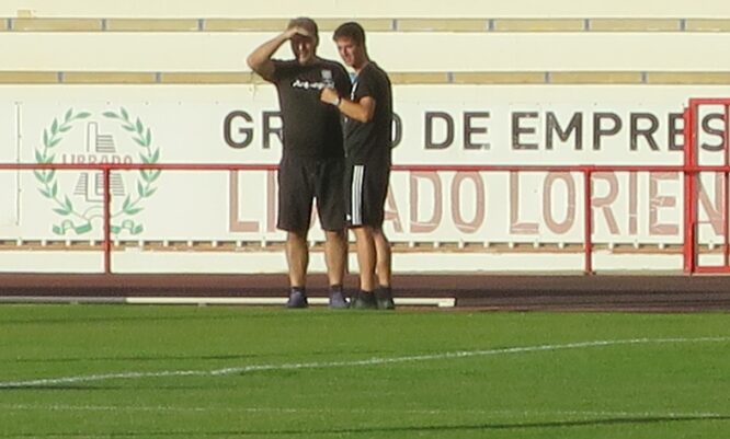 Alfonso Sánchez, entrenador del equipo de la EFB Jesús de la Ossa en primera Autonómica “Nos cuesta hacer gol” y considera que es una cuestión “psicológica”