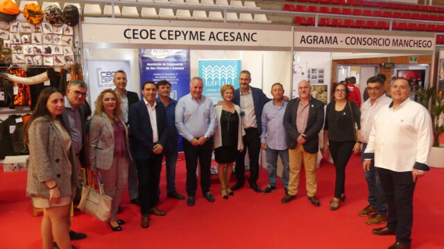 Técnicos de Ufil han estado en Feraga para promover las oportunidades de emprendimiento del bosque de Cuenca