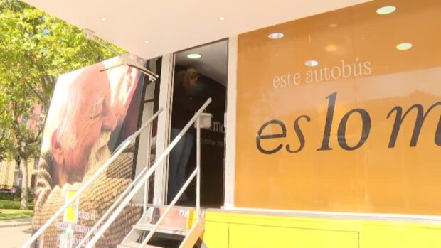 El autobús del Ingreso Mínimo Vital estará en Parla, Carabanchel y Toledo la semana que viene