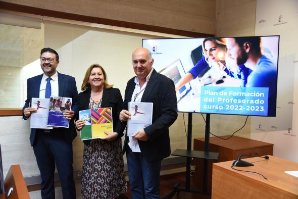La Junta realizará más de 3.600 acciones formativas para impulsar la digitalización, la inclusión y la LOMLOE en los centros educativos