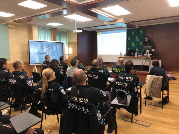 La Guardia Civil celebra unas jornadas de  formación sobre violencia de género para  Policías Locales en las que han participado agentes de Tarancón