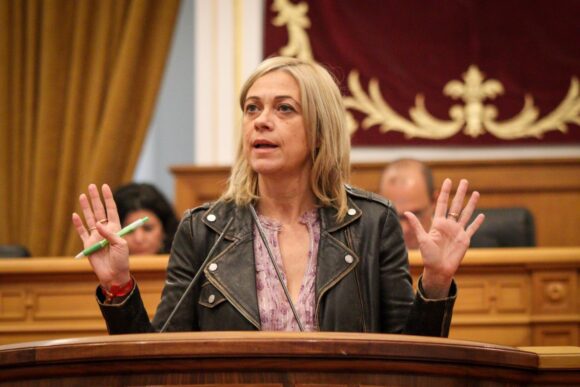 Picazo: «Es inaceptable que políticos inútiles favorezcan a grandes empresas a cambio de un retiro dorado»