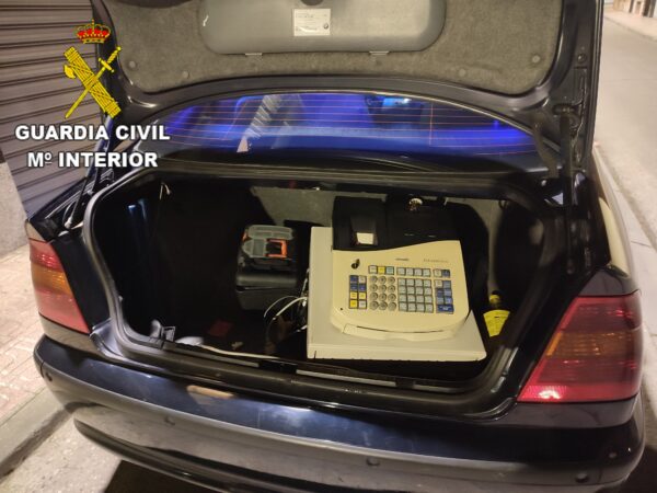 La Guardia Civil detiene al presunto autor del robo en un establecimiento de Torrijos