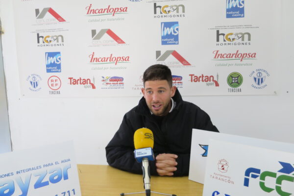 Cesado el entrenador del CD Tarancón Adrián Algarra. Posiblemente mañana se conozca el sustituto para intentar revertir la situación actual del equipo blanquiazul