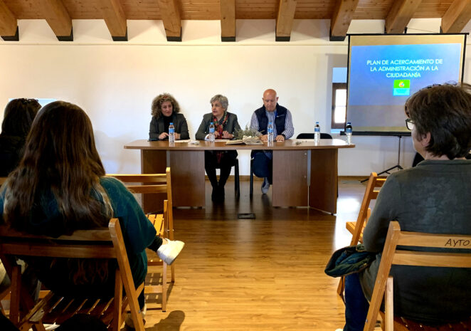 La subdelegada del Gobierno en Cuenca presenta en la provincia el Plan ‘La Administración cerca de ti’